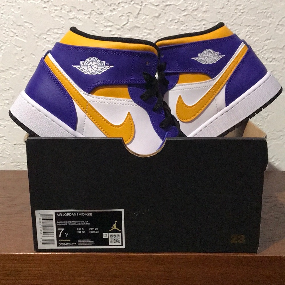 Air Jordan 1 Mid (GS) Lakers 2022